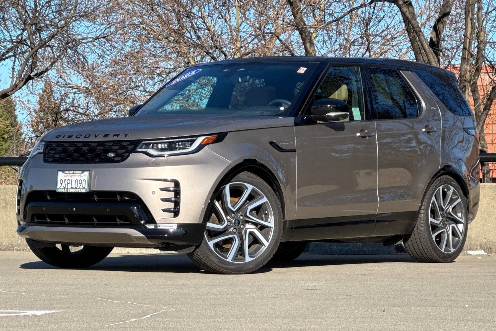 2025 Land Rover Discovery Dynamic SE