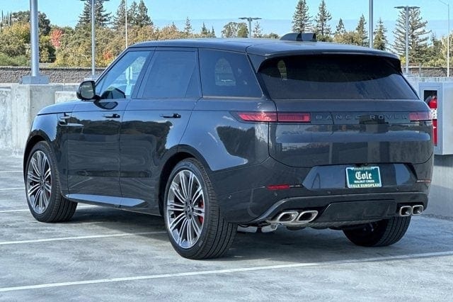 2025 Land Rover Range Rover Sport SE photo 3
