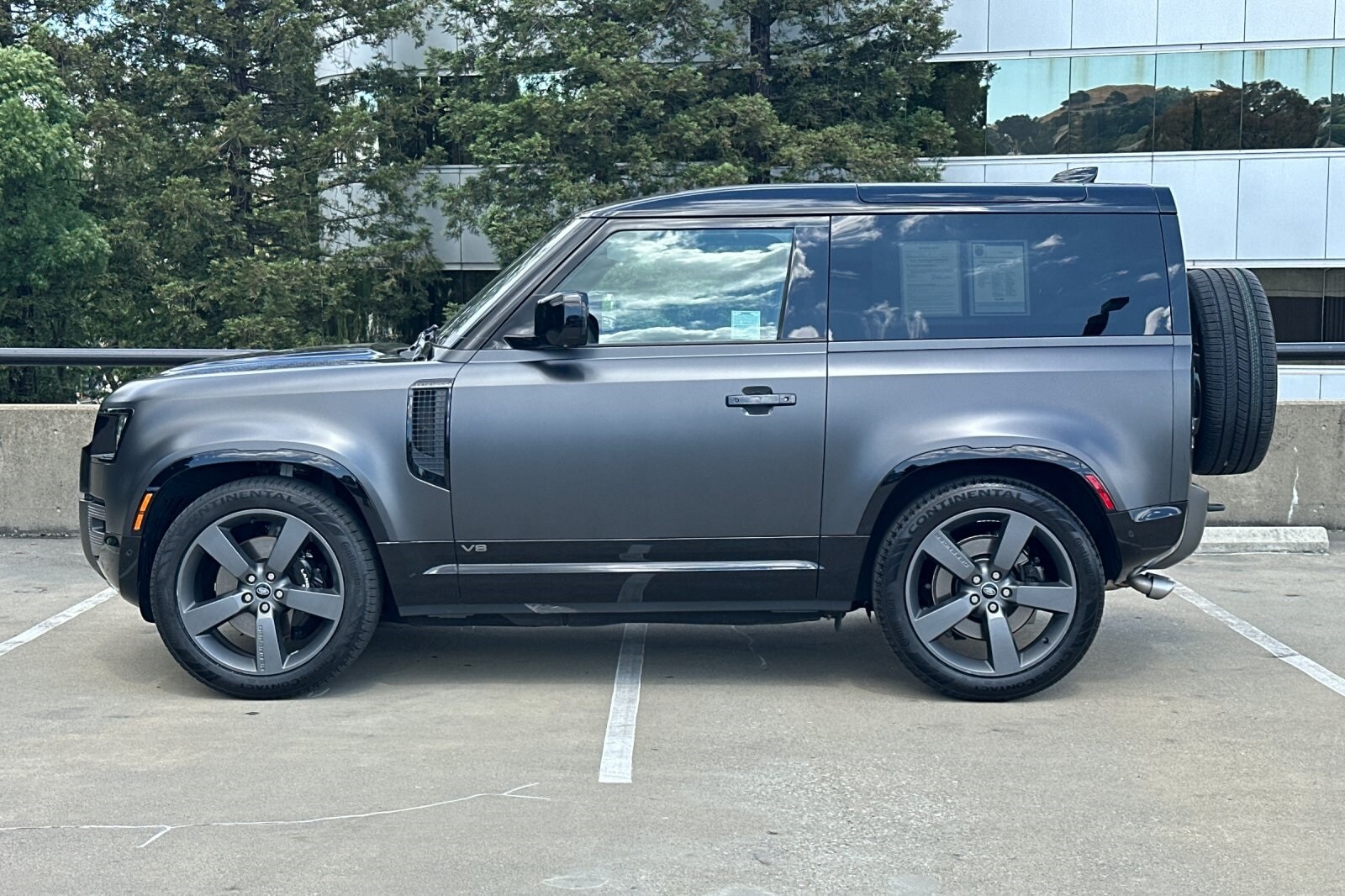 2023 Land Rover Defender 90 Carpathian Edition photo 2