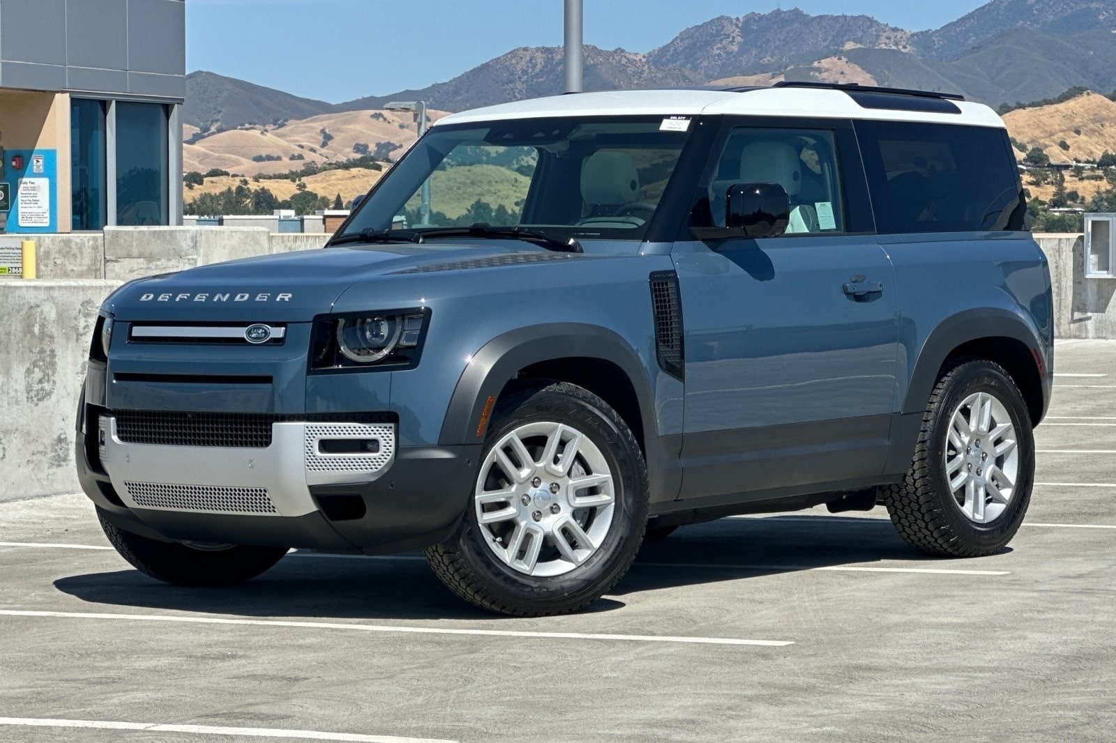 2025 Land Rover Defender 90 S
