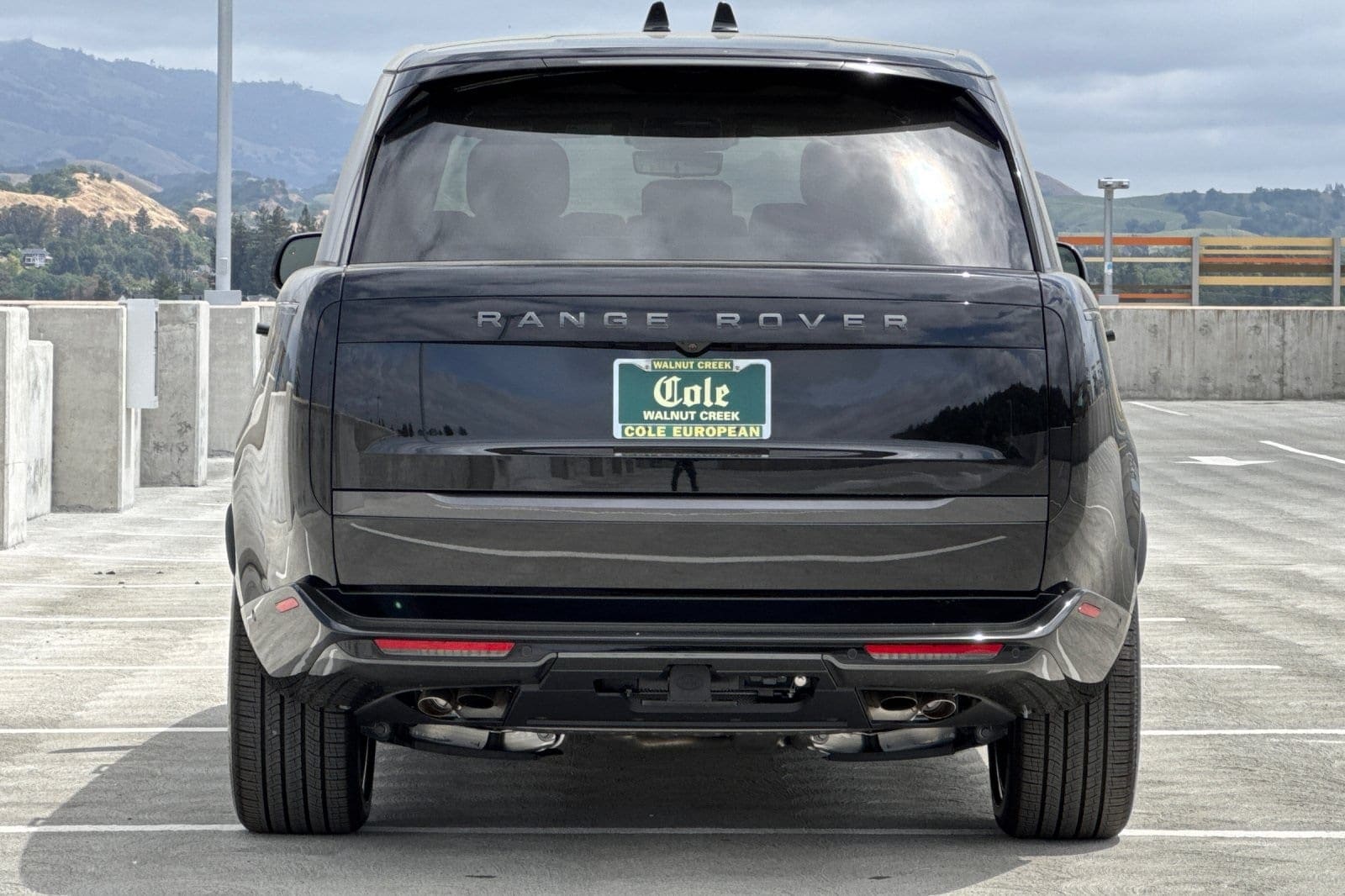 2025 Land Rover Range Rover SE photo 4