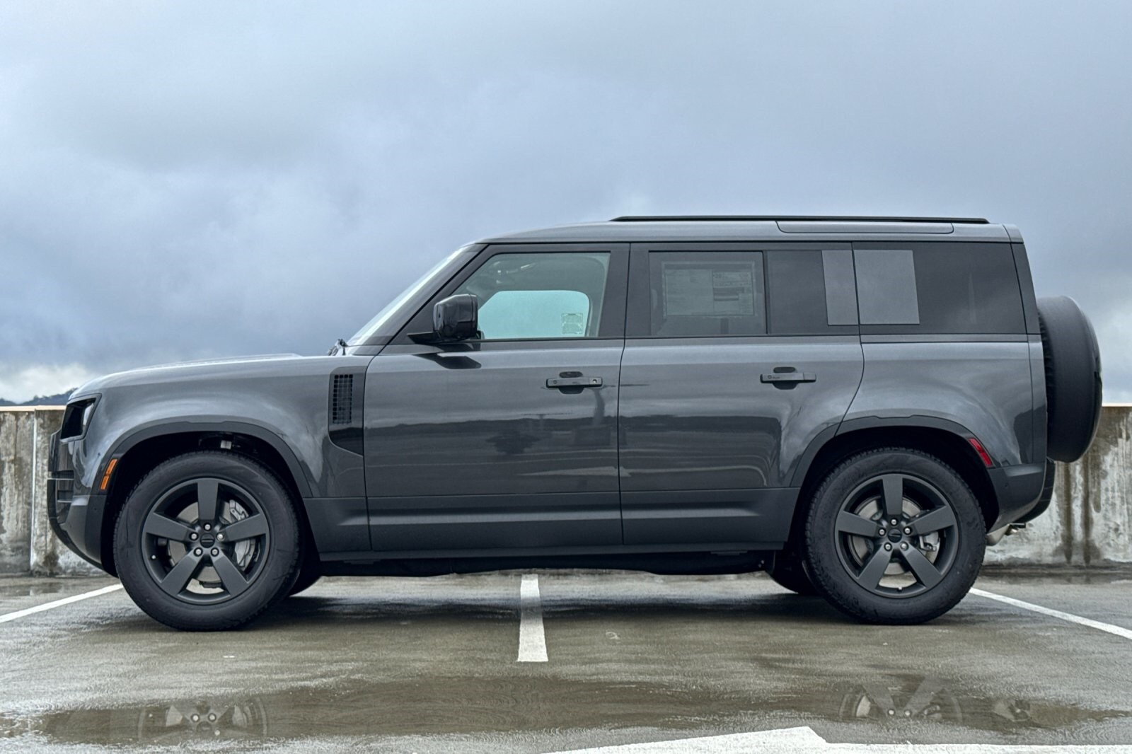 2026 Land Rover Defender 110 S photo 2