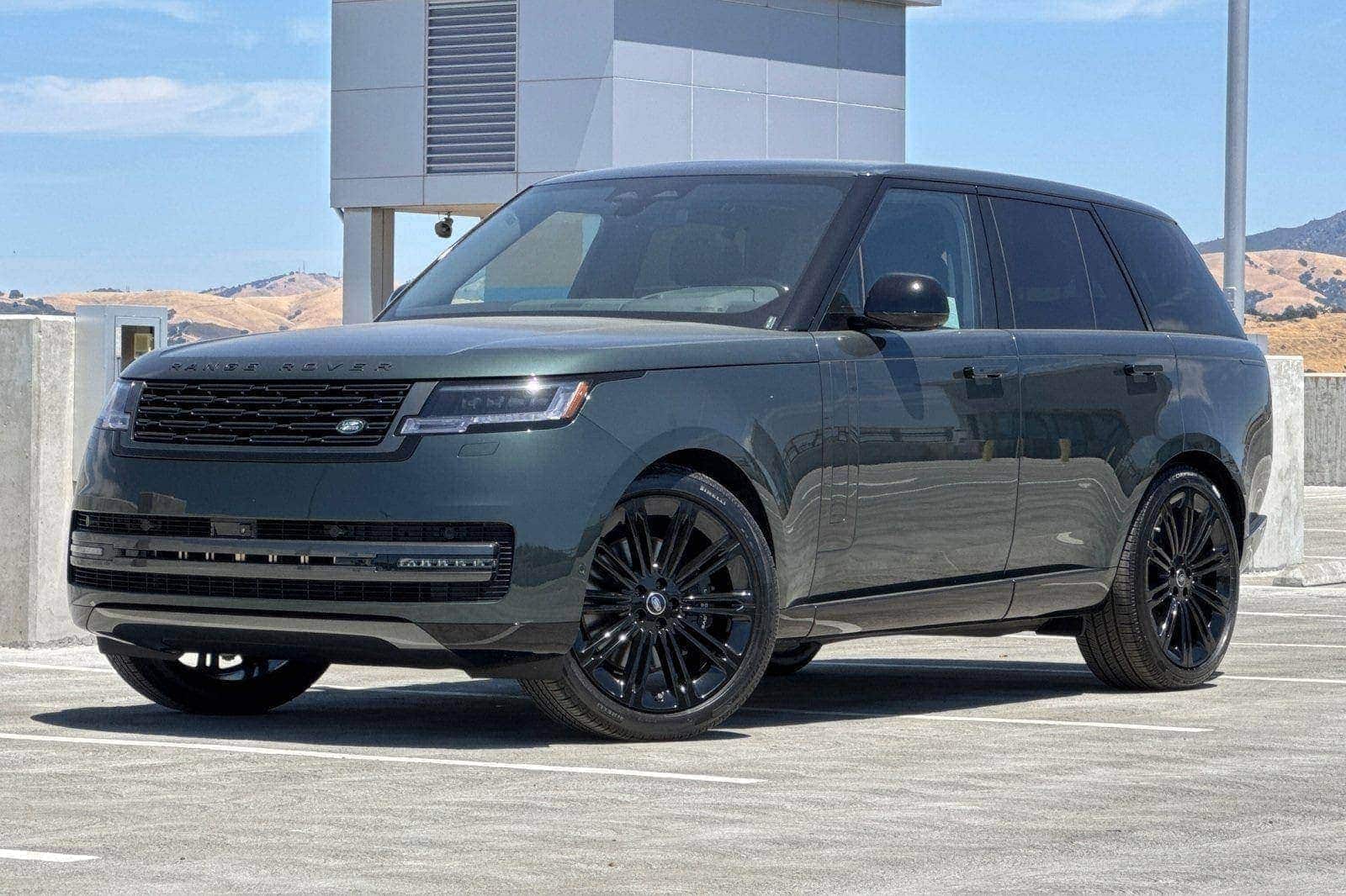 2025 Land Rover Range Rover SE's photo