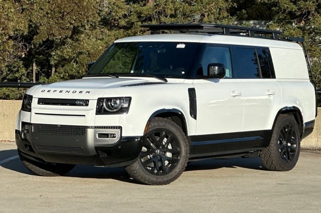 2024 Land Rover Defender Outbound's photo