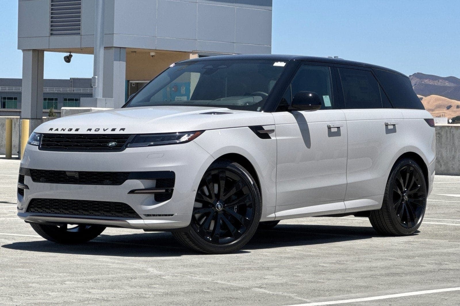 2025 Land Rover Range Rover Sport Dynamic SE's photo