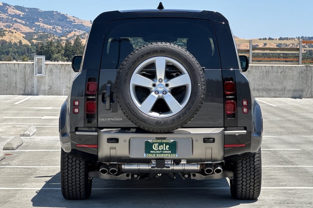 New 2025 Land Rover Defender 110 X-Dynamic SE SUV