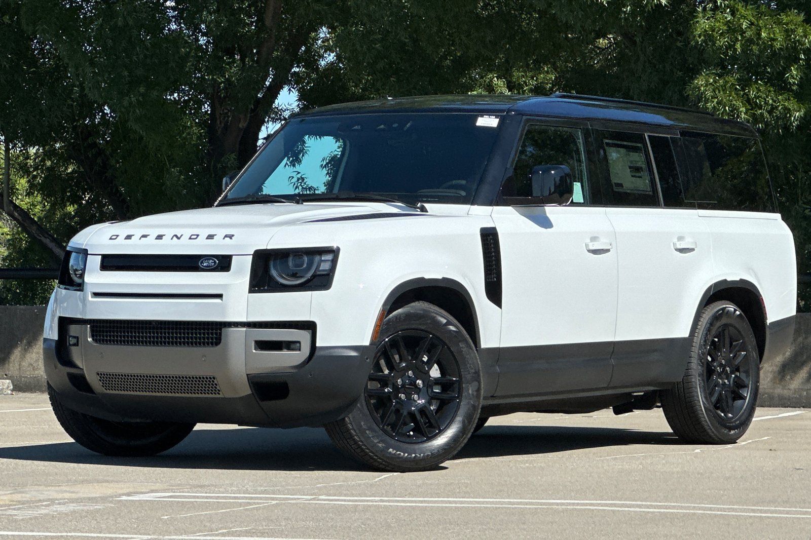 2026 Land Rover Defender 130 S P300's photo