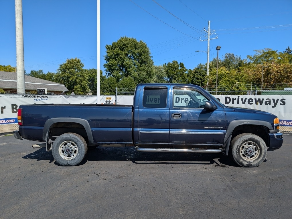 Used 2005 GMC Sierra 2500HD Standard with VIN 1GTHC29U95E153286 for sale in Port Huron, MI