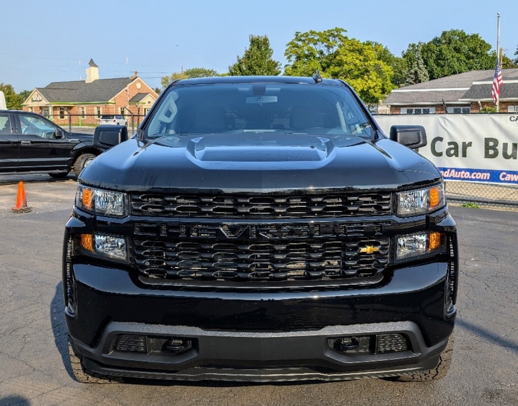 Used 2019 Chevrolet Silverado 1500 Custom with VIN 3GCPWBEH0KG144539 for sale in Port Huron, MI