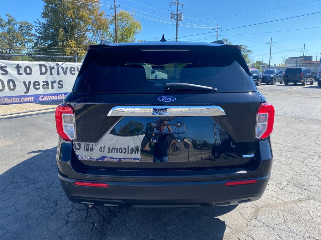 2020 Ford Explorer XLT photo 2