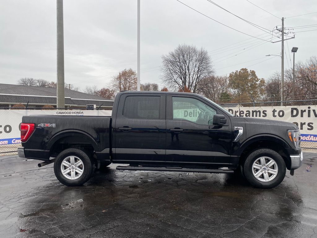 2023 Ford F-150 XLT photo 2