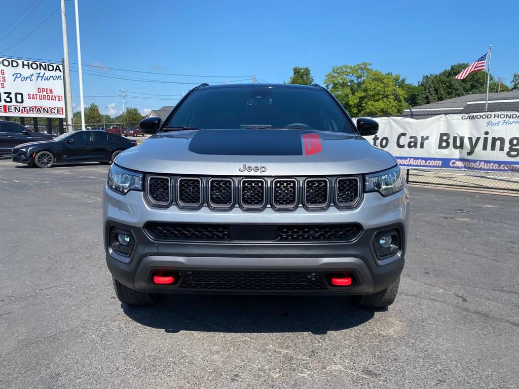 2023 Jeep Compass Trailhawk photo 2