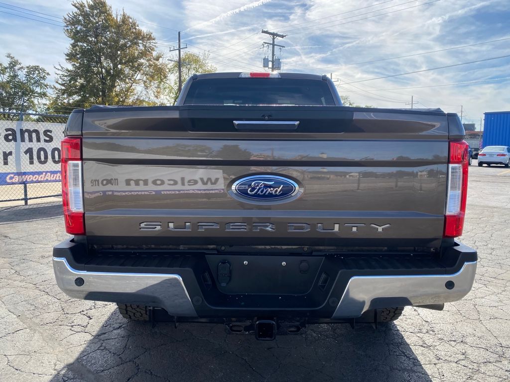 2017 Ford F-250 XLT photo 3