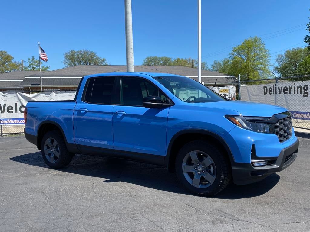 2025 Honda Ridgeline TrailSport photo 2