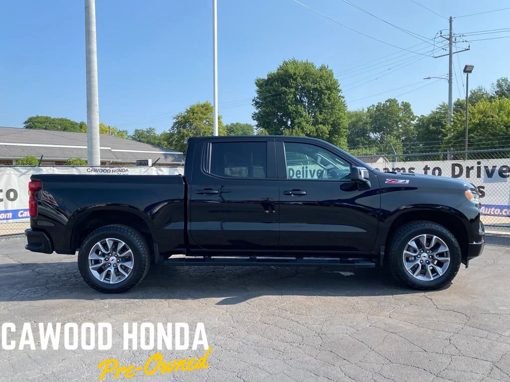 2024 Chevrolet Silverado 1500 RST photo 2