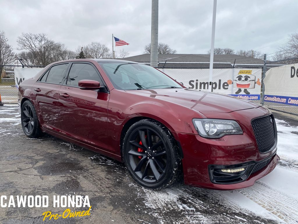 2023 Chrysler 300 C's photo