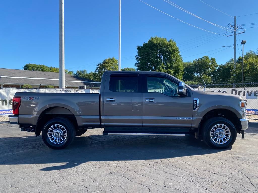 2022 Ford F-250 Lariat photo 2