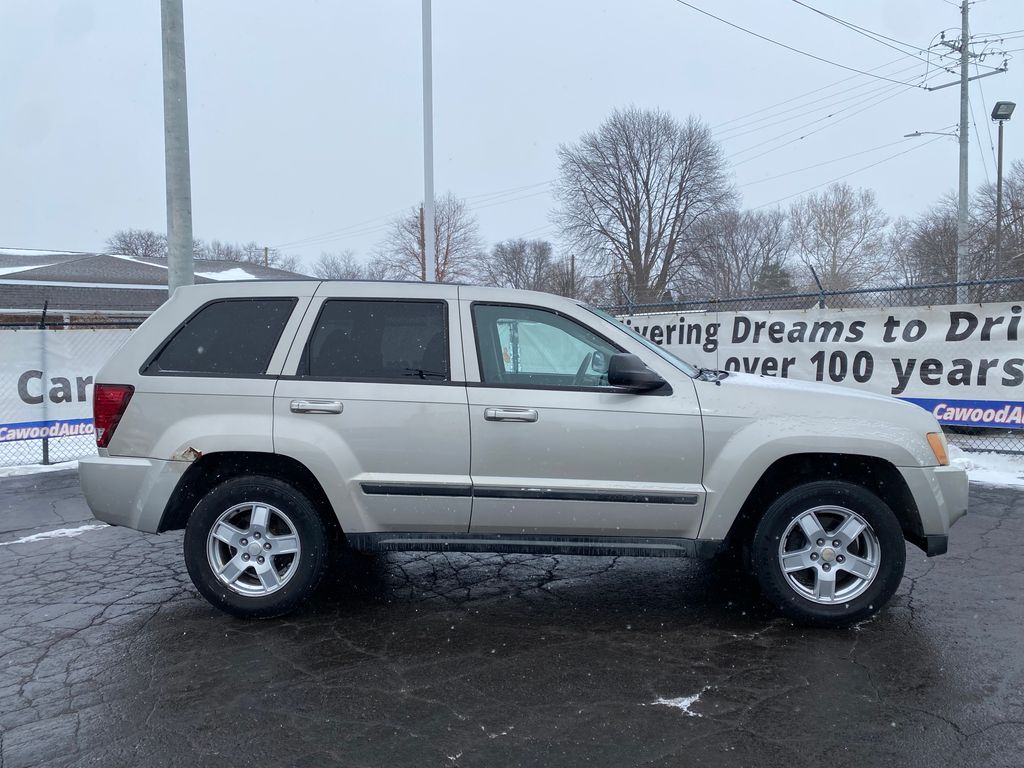 Used 2007 Jeep Grand Cherokee Laredo with VIN 1J8GR48K17C630760 for sale in Port Huron, MI