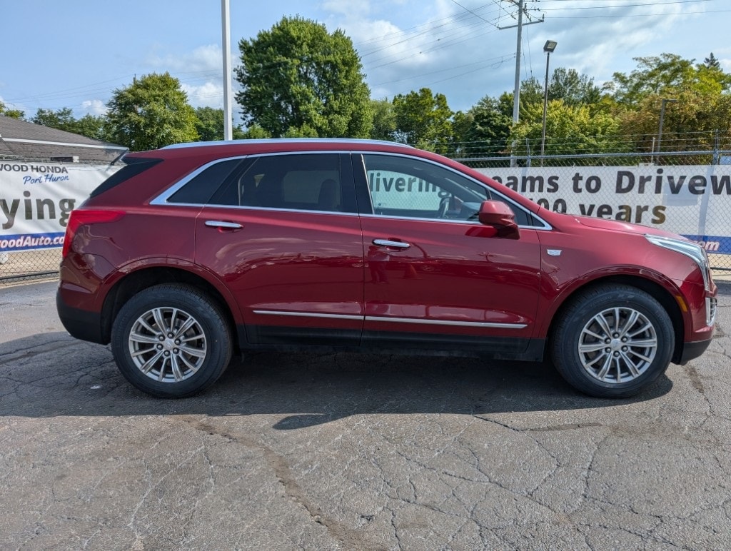 Used 2017 Cadillac XT5 Luxury with VIN 1GYKNDRS4HZ297846 for sale in Port Huron, MI