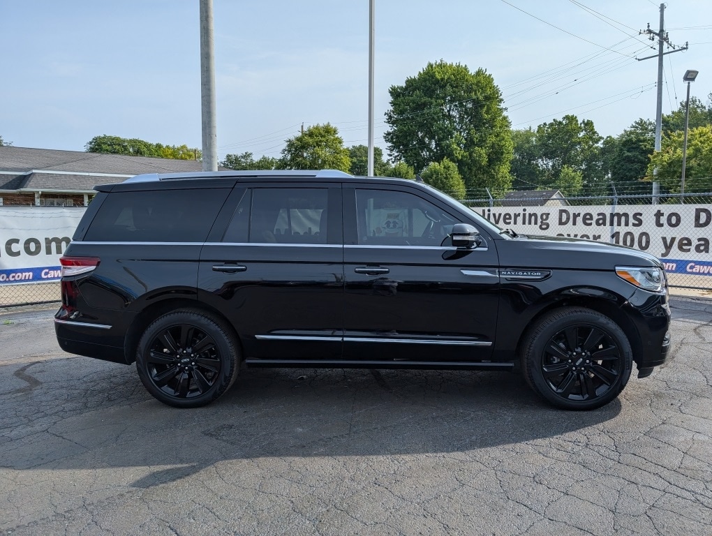 Used 2023 Lincoln Navigator Reserve with VIN 5LMJJ2LG0PEL02920 for sale in Port Huron, MI