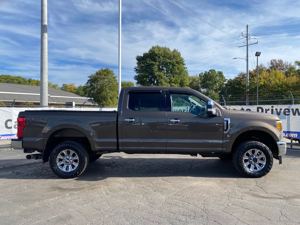 2017 Ford F-250 XLT photo 2