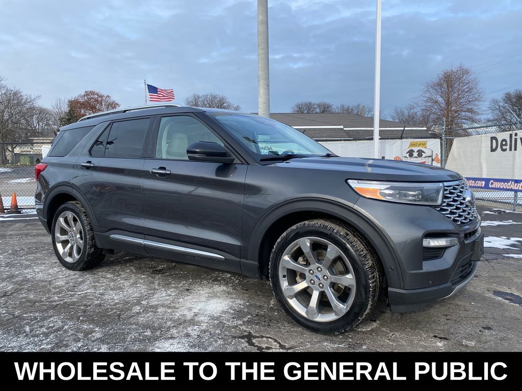2020 Ford Explorer Platinum's photo