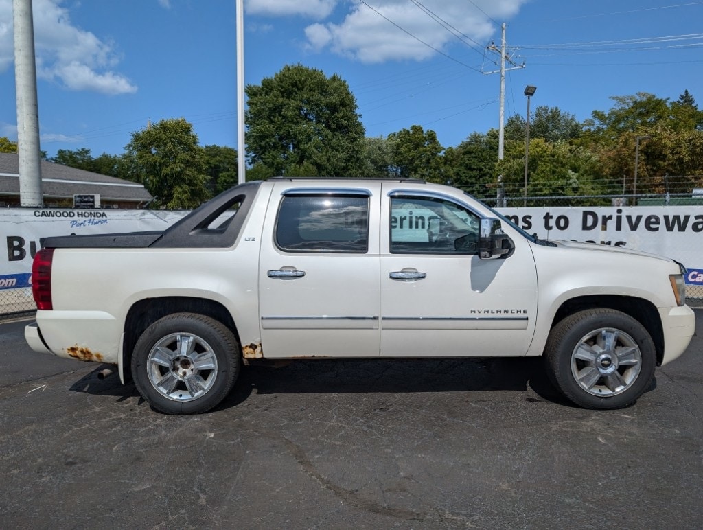 Used 2010 Chevrolet Avalanche LTZ with VIN 3GNVKGE02AG228412 for sale in Port Huron, MI