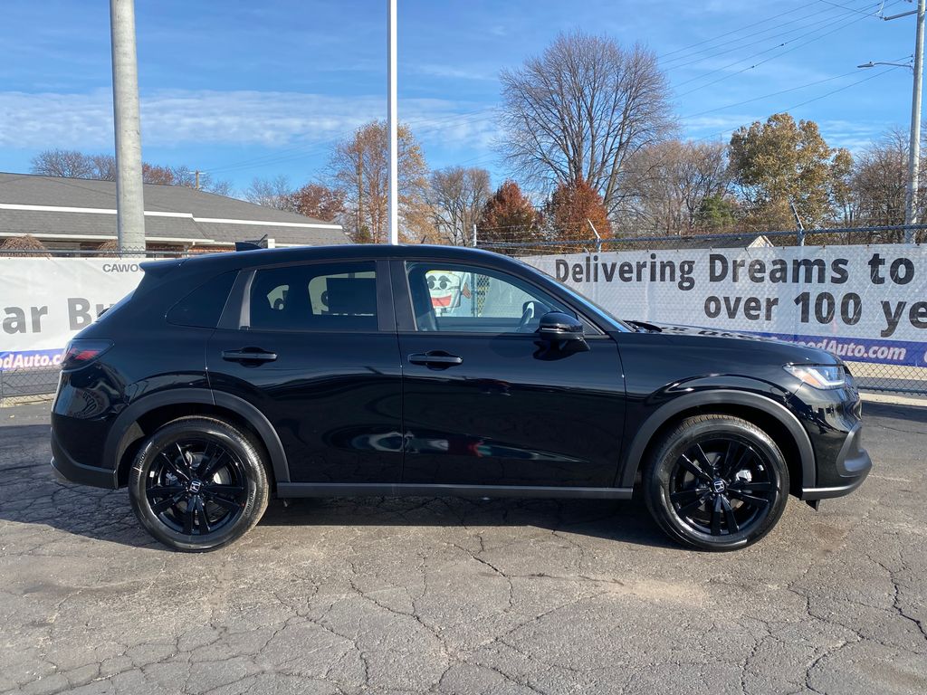 2026 Honda HR-V Sport photo 3