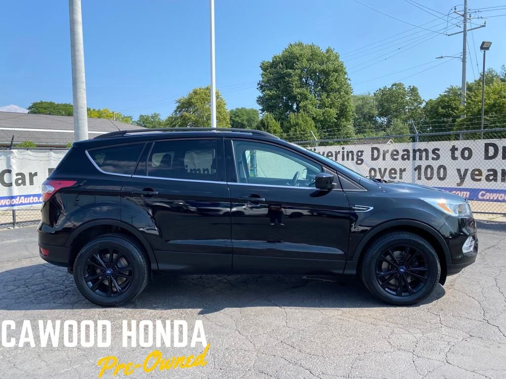 Used 2017 Ford Escape SE with VIN 1FMCU0G98HUB70449 for sale in Port Huron, MI