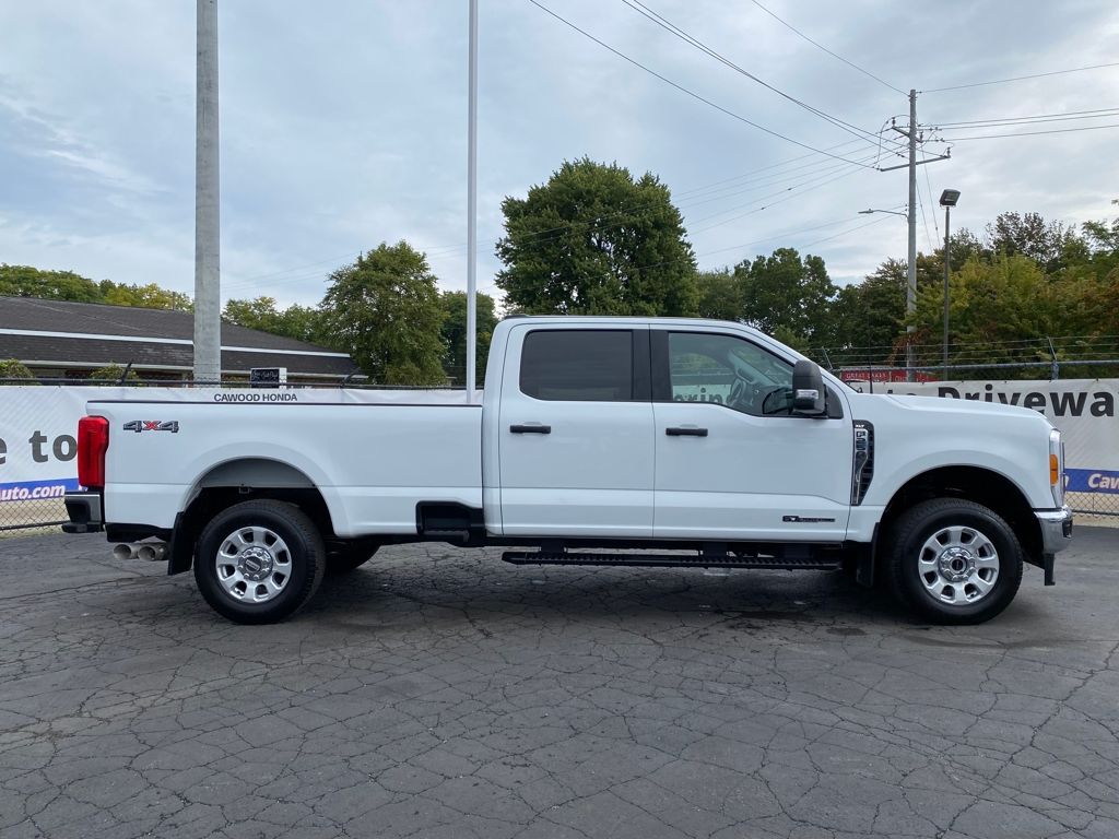 2023 Ford F-250 photo 2