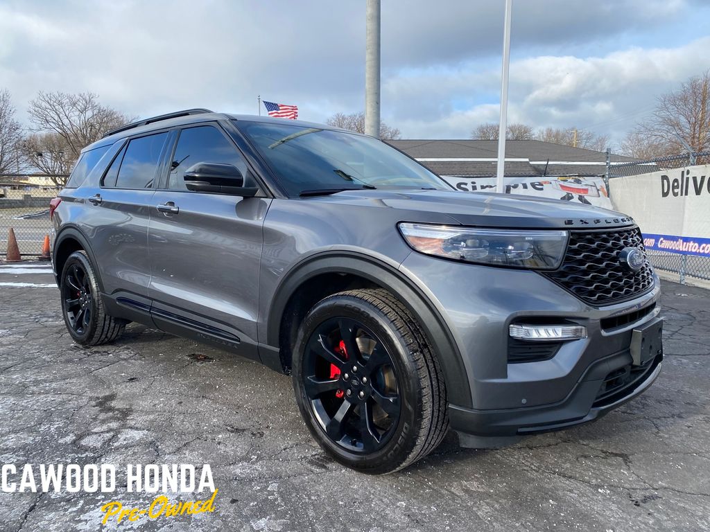 2022 Ford Explorer ST's photo