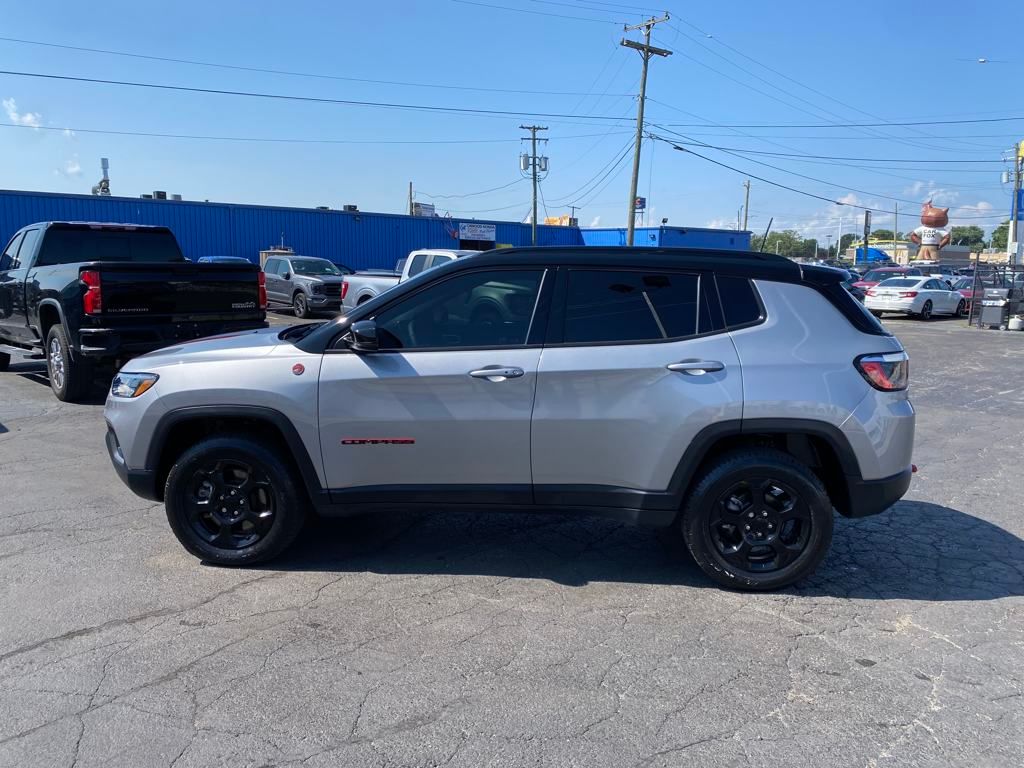 2023 Jeep Compass Trailhawk photo 3
