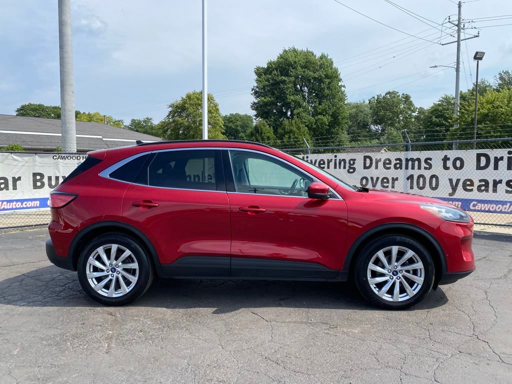2021 Ford Escape Titanium photo 2