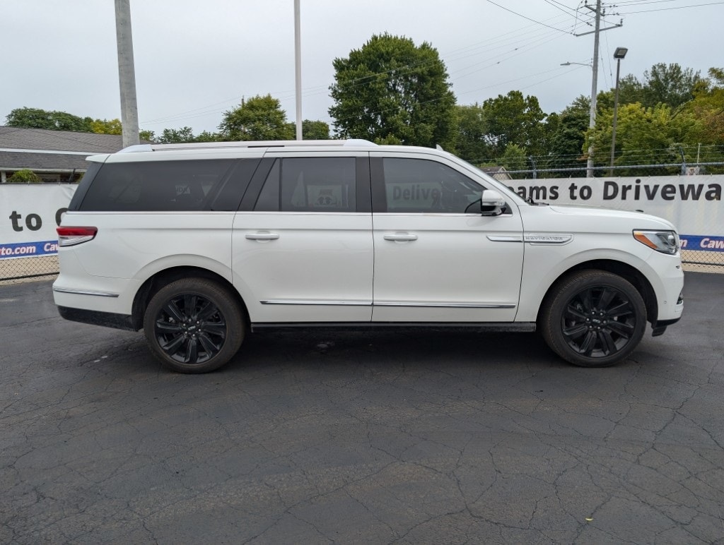 Used 2023 Lincoln Navigator Reserve L with VIN 5LMJJ3LG7PEL13077 for sale in Port Huron, MI