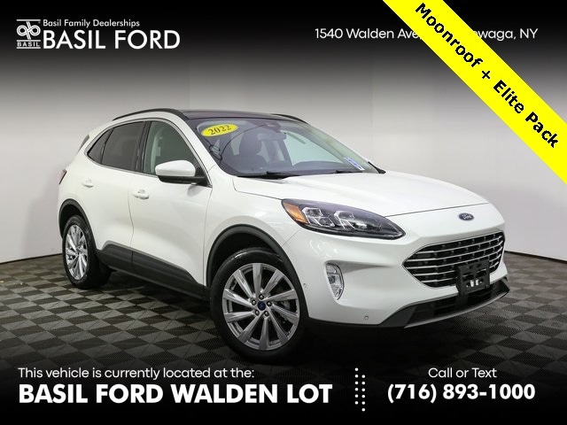 2022 Ford Escape Titanium's photo