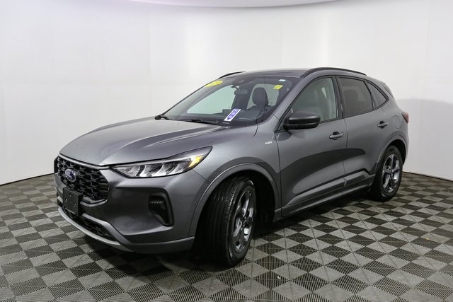 2023 Ford Escape ST-Line photo 4