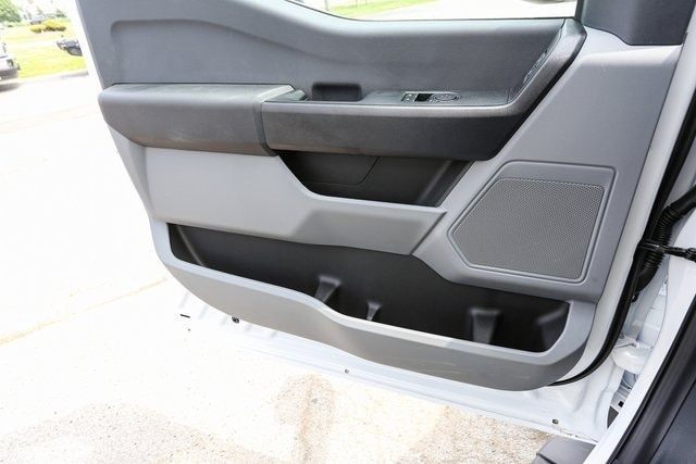 2025 Ford F-550 Super Duty Chassis Cab XL - Photo 31