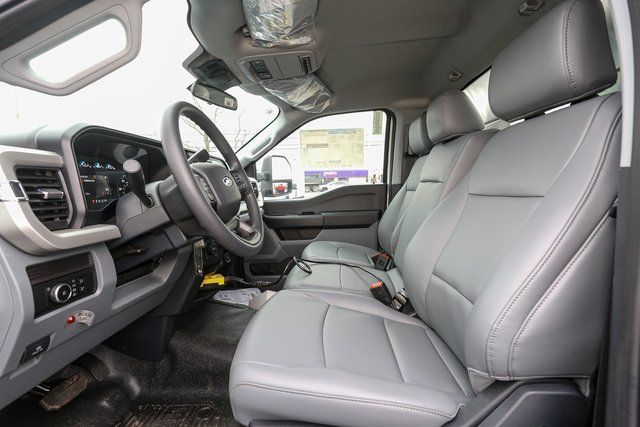 2025 Ford F-450 Super Duty Chassis Cab XL - Photo 35