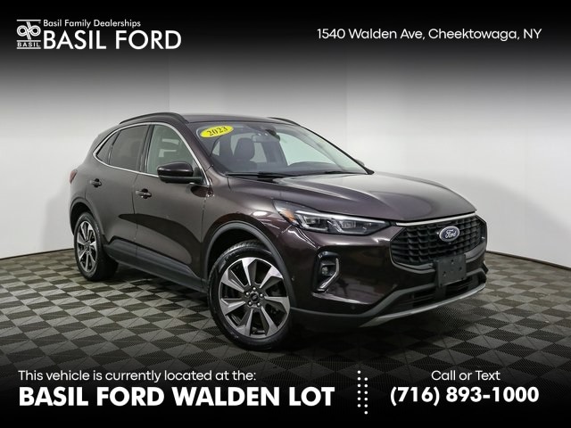 2023 Ford Escape Platinum's photo