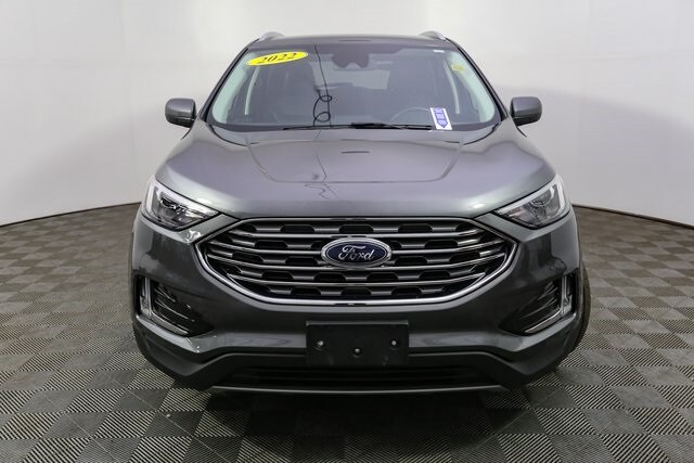 2022 Ford Edge SEL photo 2