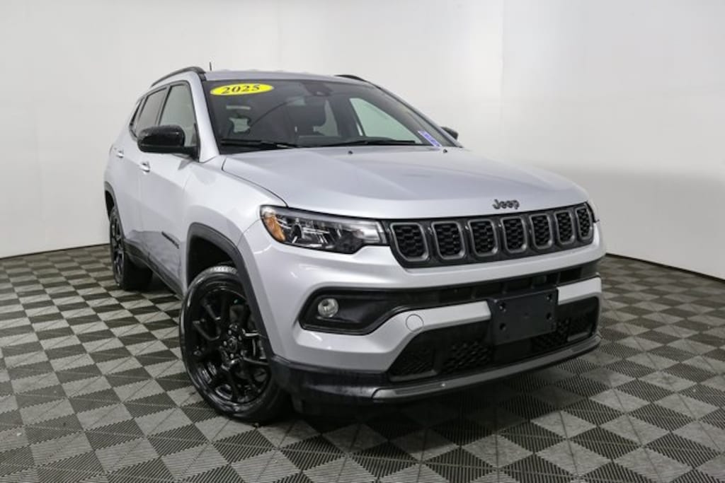 Used 2025 Jeep Compass Latitude SUV