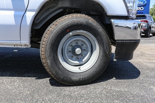 2026 Ford E-Series Cutaway Base - Photo 13