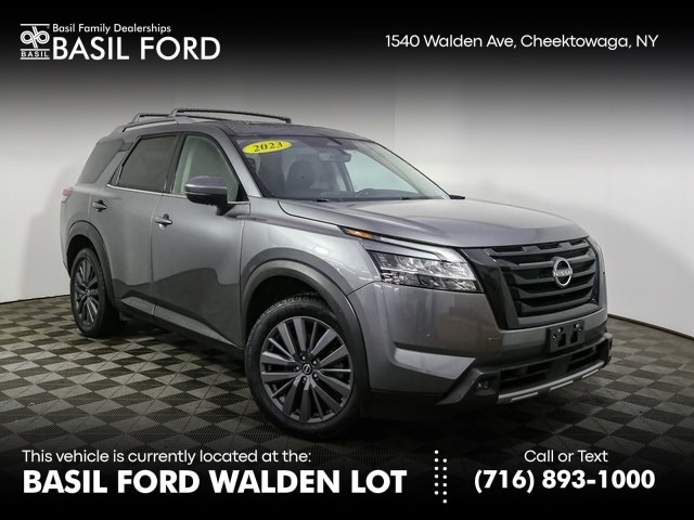 2023 Nissan Pathfinder SL's photo