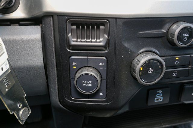 2025 Ford F-450 Super Duty Chassis Cab XL - Photo 26