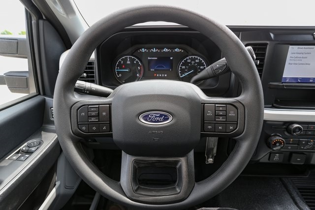 2025 Ford F-550 Super Duty Chassis Cab XL - Photo 25