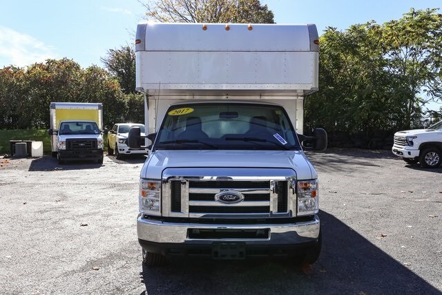 2017 Ford E-450 photo 3