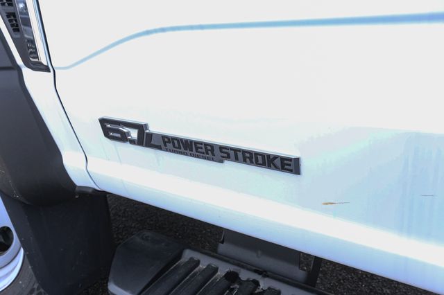 2025 Ford F-550 Super Duty Chassis Cab XL - Photo 8