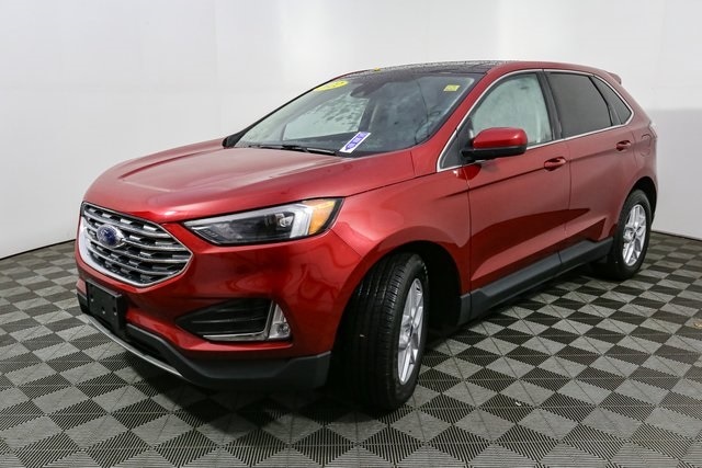 2022 Ford Edge SEL photo 4