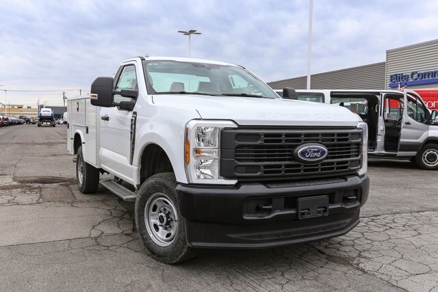 2025 Ford F-250 photo 2