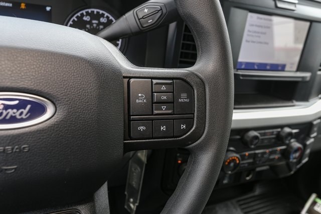 2025 Ford F-350 Super Duty Chassis Cab XL - Photo 28